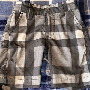 Boys sz 2T Billabong board shorts baby toddler
